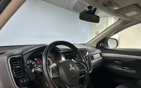 Mitsubishi Outlander III рестайлинг 3, 2013 год, 1 488 000 рублей, 9 фотография