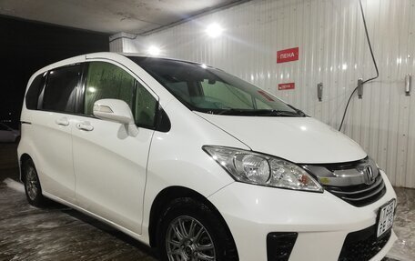 Honda Freed I, 2015 год, 1 490 000 рублей, 11 фотография