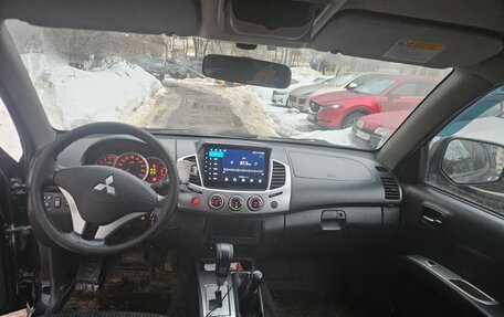 Mitsubishi L200 IV рестайлинг, 2015 год, 1 700 000 рублей, 8 фотография