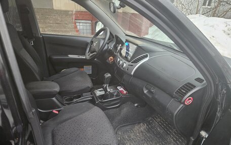 Mitsubishi L200 IV рестайлинг, 2015 год, 1 700 000 рублей, 5 фотография