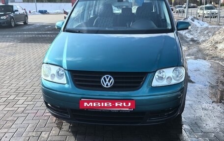 Volkswagen Touran III, 2005 год, 400 000 рублей, 2 фотография