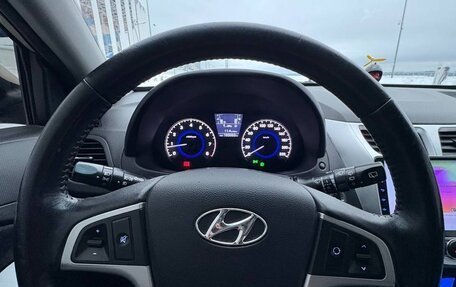 Hyundai Solaris II рестайлинг, 2012 год, 720 000 рублей, 12 фотография