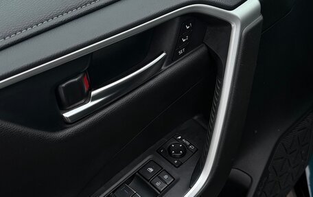 Toyota RAV4, 2020 год, 3 100 000 рублей, 6 фотография