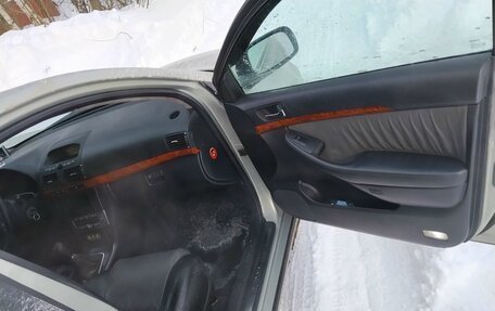 Toyota Avensis III рестайлинг, 2004 год, 530 000 рублей, 3 фотография