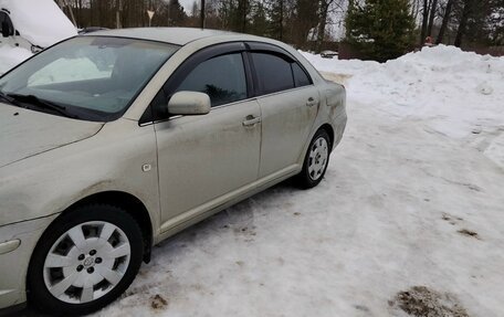 Toyota Avensis III рестайлинг, 2004 год, 530 000 рублей, 2 фотография