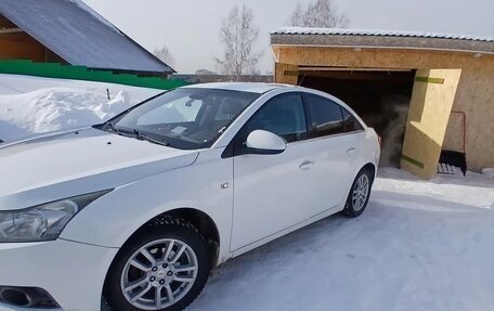Chevrolet Cruze II, 2010 год, 850 000 рублей, 3 фотография