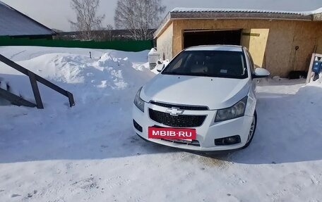 Chevrolet Cruze II, 2010 год, 850 000 рублей, 6 фотография