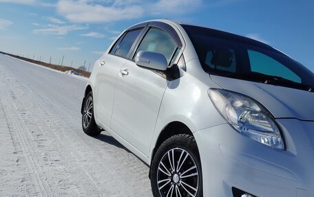 Toyota Vitz, 2010 год, 670 000 рублей, 3 фотография