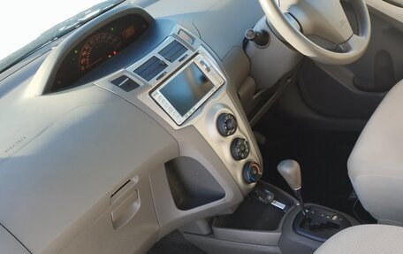 Toyota Vitz, 2010 год, 670 000 рублей, 9 фотография