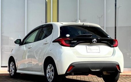 Toyota Yaris, 2023 год, 850 000 рублей, 5 фотография