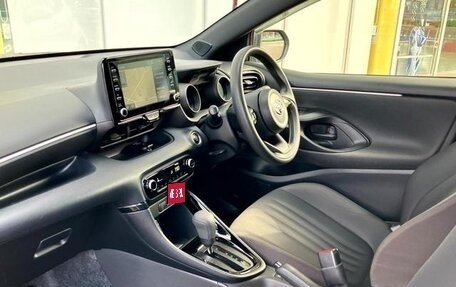 Toyota Yaris, 2023 год, 850 000 рублей, 6 фотография