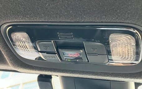 Toyota Yaris, 2023 год, 850 000 рублей, 14 фотография