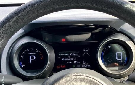 Toyota Yaris, 2023 год, 850 000 рублей, 10 фотография