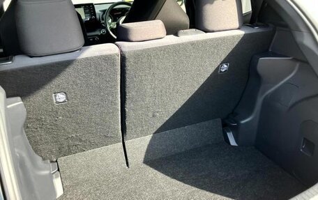 Toyota Yaris, 2023 год, 850 000 рублей, 27 фотография