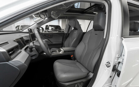 Toyota RAV4, 2025 год, 4 850 000 рублей, 9 фотография