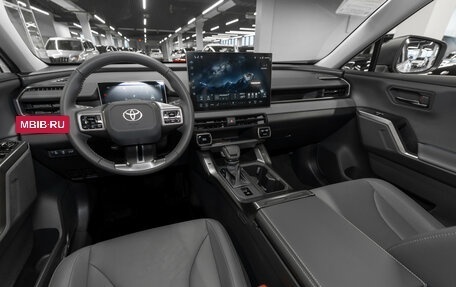 Toyota RAV4, 2025 год, 4 850 000 рублей, 7 фотография