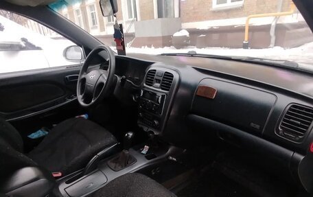 Hyundai Sonata IV рестайлинг, 2005 год, 250 000 рублей, 1 фотография