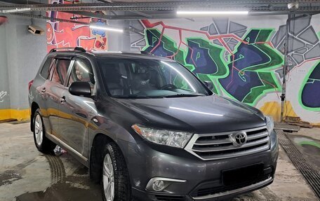 Toyota Highlander III, 2012 год, 1 950 000 рублей, 1 фотография