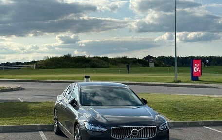 Volvo S90 II рестайлинг, 2021 год, 4 700 000 рублей, 1 фотография