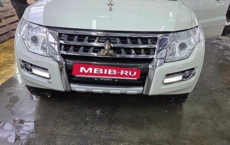 Mitsubishi Pajero IV, 2019 год, 3 900 000 рублей, 4 фотография