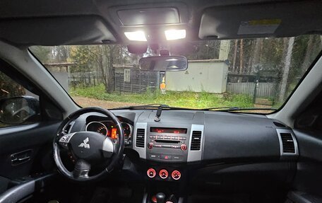 Mitsubishi Outlander III рестайлинг 3, 2008 год, 889 000 рублей, 8 фотография