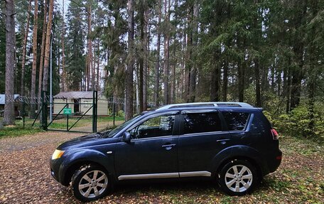 Mitsubishi Outlander III рестайлинг 3, 2008 год, 889 000 рублей, 3 фотография