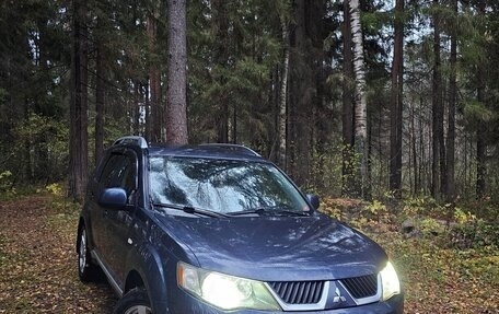 Mitsubishi Outlander III рестайлинг 3, 2008 год, 889 000 рублей, 2 фотография
