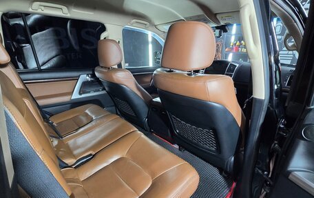 Toyota Land Cruiser 200, 2014 год, 3 790 000 рублей, 11 фотография