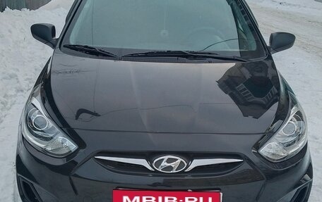 Hyundai Solaris II рестайлинг, 2013 год, 1 040 000 рублей, 2 фотография