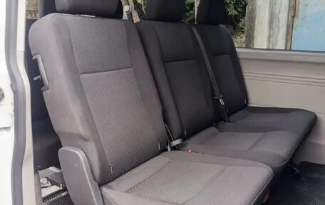 Volkswagen Caravelle T6 рестайлинг, 2016 год, 2 500 000 рублей, 11 фотография