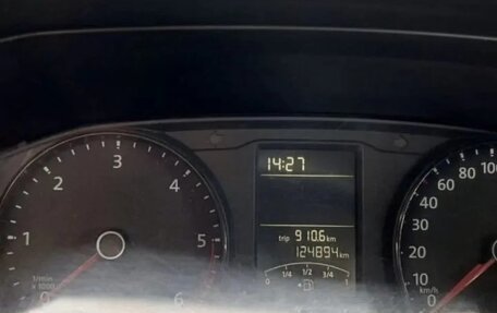 Volkswagen Caravelle T6 рестайлинг, 2016 год, 2 500 000 рублей, 12 фотография