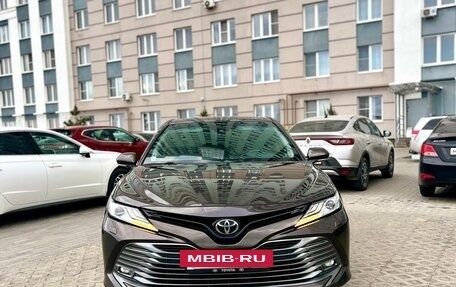 Toyota Camry, 2018 год, 2 670 000 рублей, 2 фотография