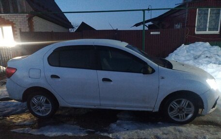 Renault Logan II, 2017 год, 380 000 рублей, 3 фотография
