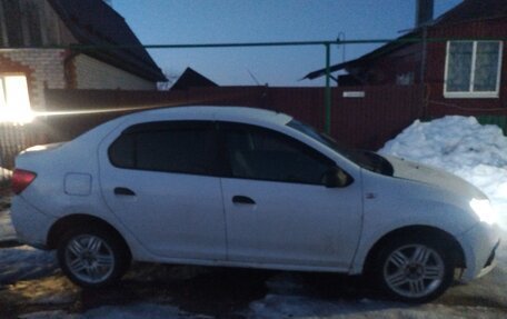 Renault Logan II, 2017 год, 380 000 рублей, 4 фотография