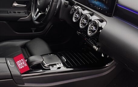 Mercedes-Benz A-Класс, 2019 год, 2 200 000 рублей, 11 фотография