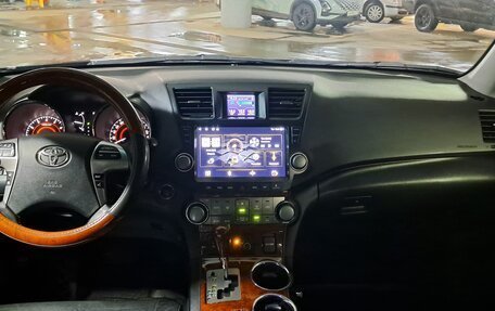 Toyota Highlander III, 2012 год, 1 950 000 рублей, 7 фотография