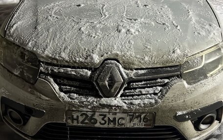 Renault Logan II, 2018 год, 500 000 рублей, 2 фотография