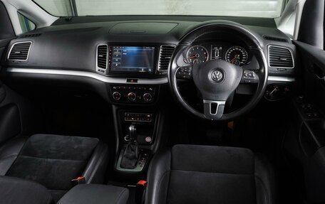 Volkswagen Sharan II, 2012 год, 1 244 000 рублей, 6 фотография