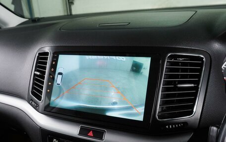 Volkswagen Sharan II, 2012 год, 1 244 000 рублей, 21 фотография