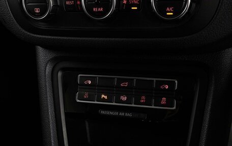 Volkswagen Sharan II, 2012 год, 1 244 000 рублей, 23 фотография