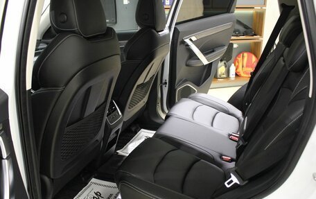 Geely Atlas, 2023 год, 2 215 000 рублей, 19 фотография