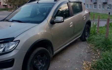 Renault Sandero II рестайлинг, 2015 год, 700 000 рублей, 3 фотография