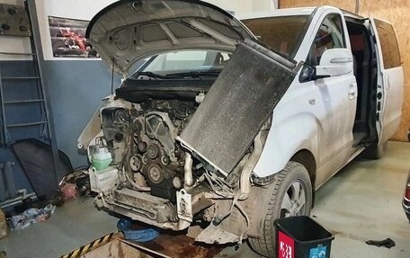 Hyundai Grand Starex Grand Starex I рестайлинг 2, 2016 год, 2 100 000 рублей, 19 фотография