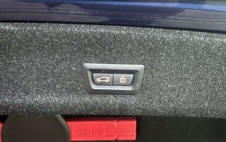 BMW 3 серия, 2019 год, 3 240 000 рублей, 8 фотография