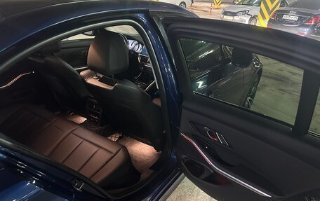 BMW 3 серия, 2019 год, 3 240 000 рублей, 16 фотография