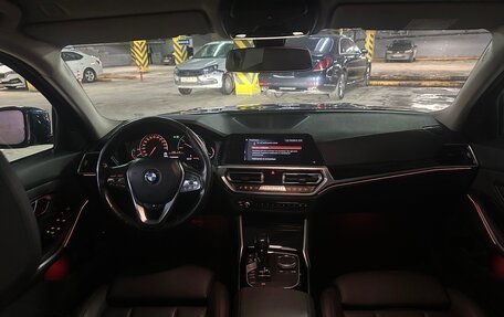 BMW 3 серия, 2019 год, 3 240 000 рублей, 19 фотография