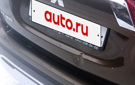 Mitsubishi Outlander III рестайлинг 3, 2020 год, 2 830 000 рублей, 7 фотография