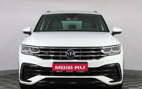 Volkswagen Tiguan II, 2021 год, 4 399 000 рублей, 2 фотография