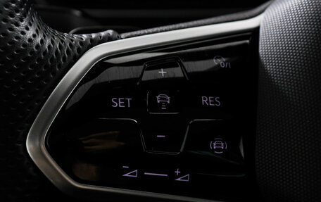 Volkswagen Tiguan II, 2021 год, 4 399 000 рублей, 17 фотография