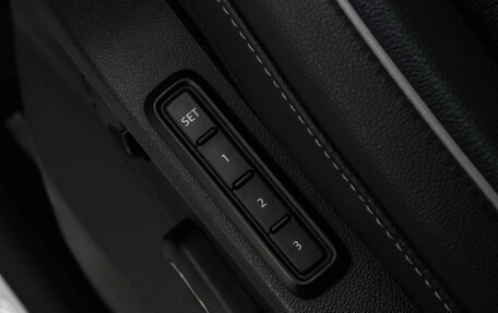 Volkswagen Tiguan II, 2021 год, 4 399 000 рублей, 18 фотография